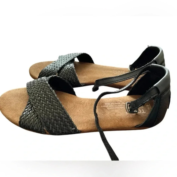 Toms brown and black flat  sandals size 5 - Picture 1 of 6